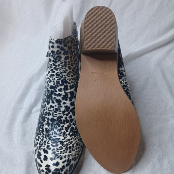 New Journee Collection Rebel Women’s ankle boot, leopard print, size 8 - Picture 5 of 6